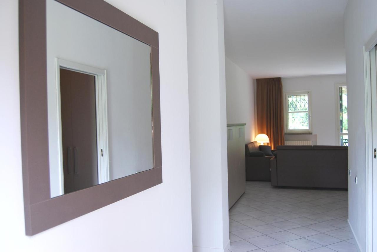 Aparthotel Residenze Al Colle Dei Pini Riccione Exterior foto