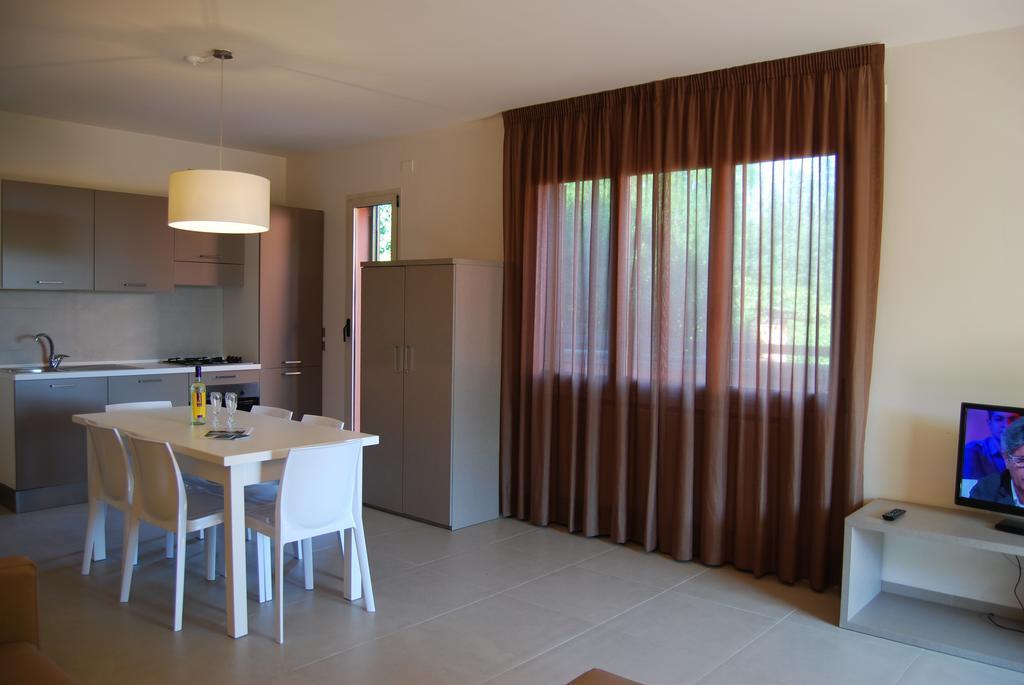Aparthotel Residenze Al Colle Dei Pini Riccione Zimmer foto