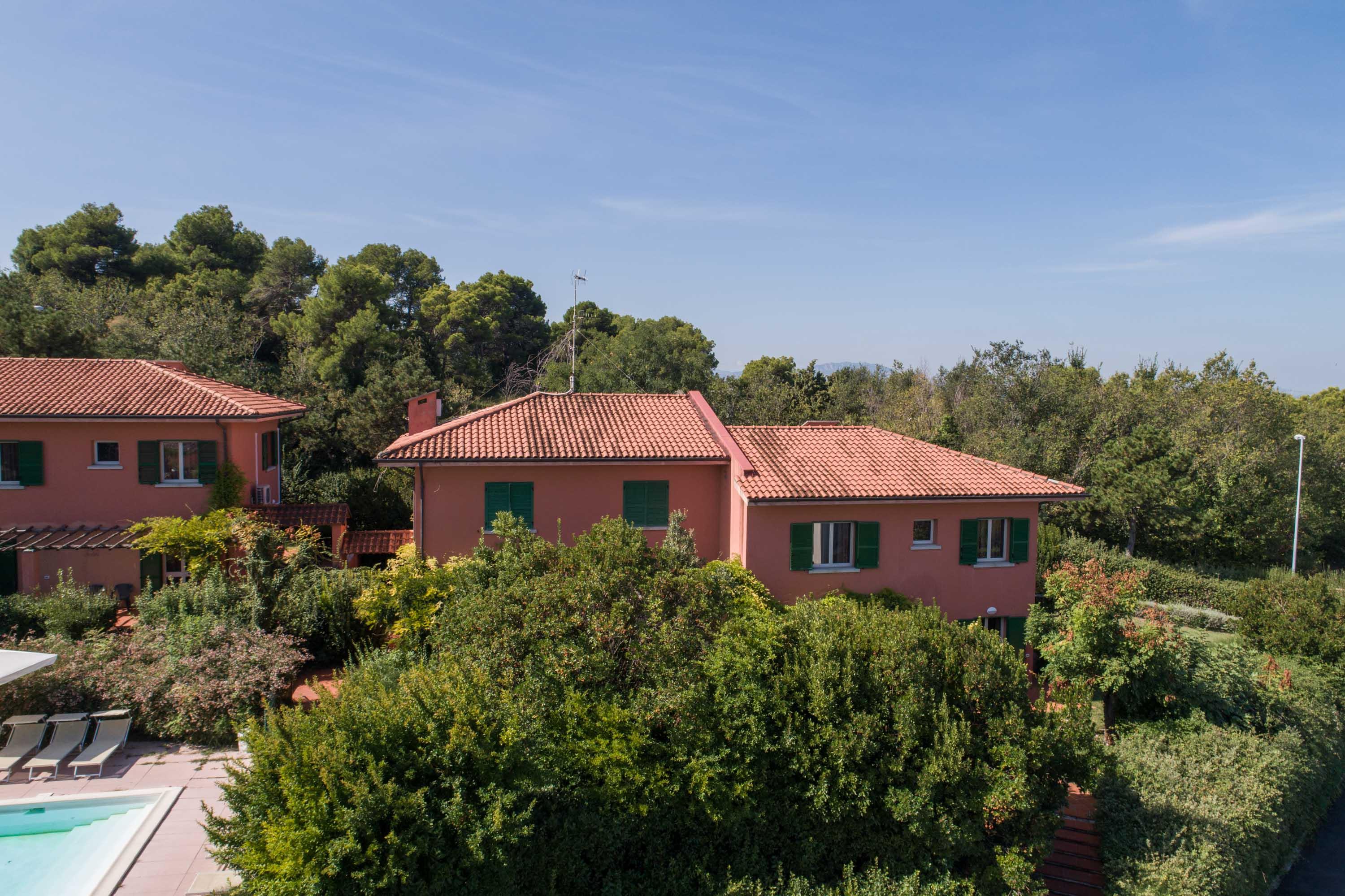 Aparthotel Residenze Al Colle Dei Pini Riccione Exterior foto