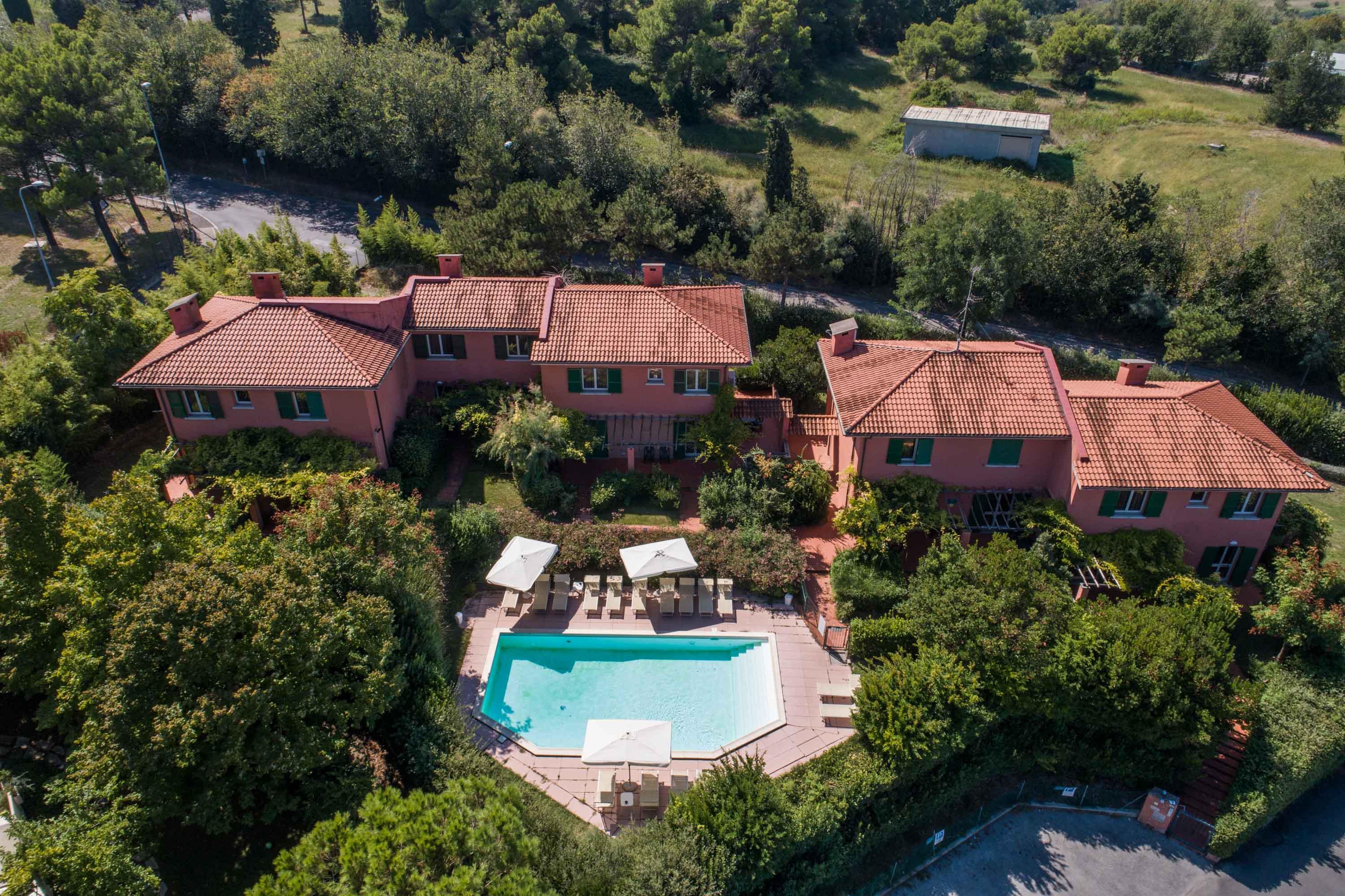 Aparthotel Residenze Al Colle Dei Pini Riccione Exterior foto