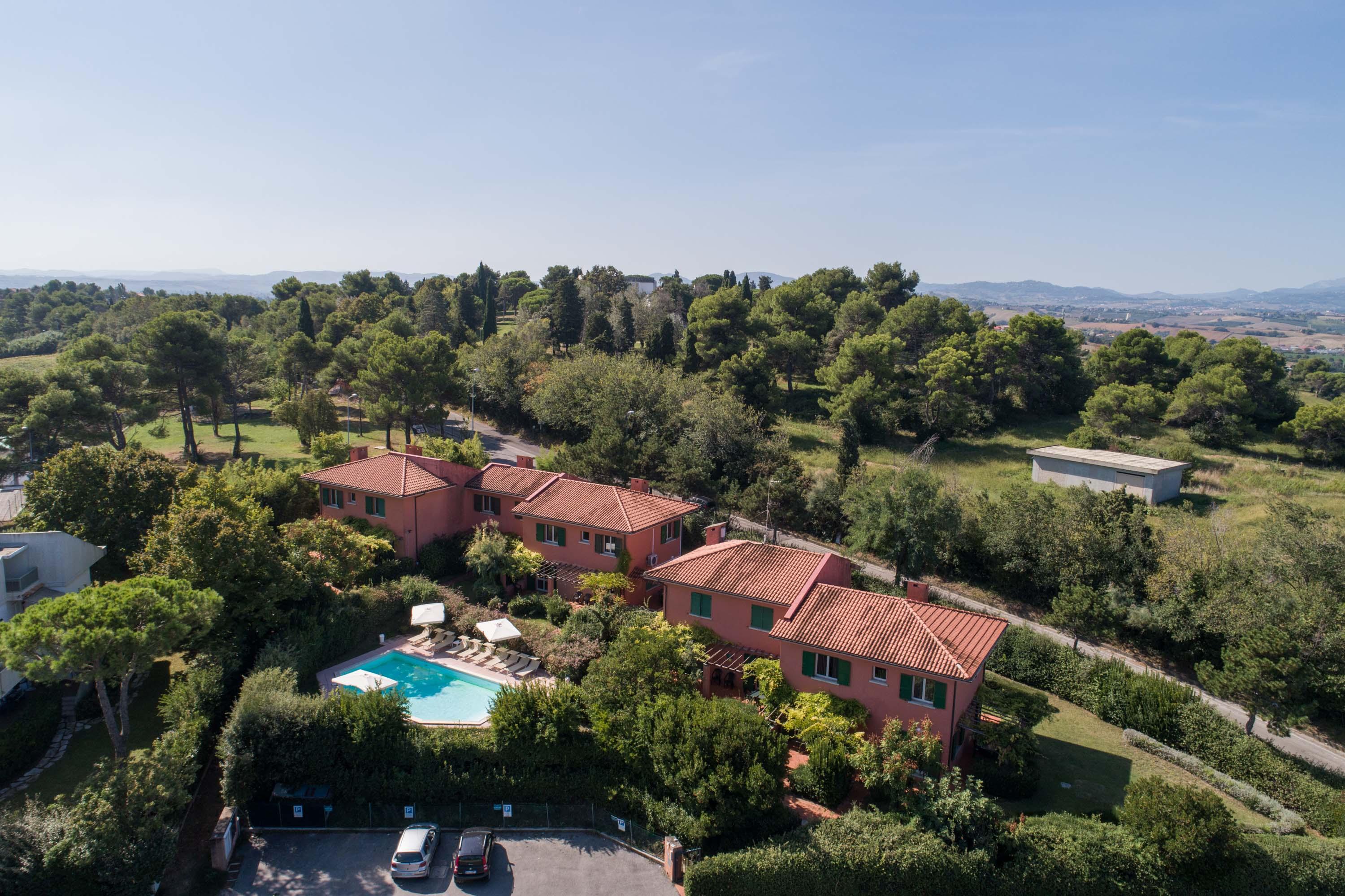 Aparthotel Residenze Al Colle Dei Pini Riccione Exterior foto