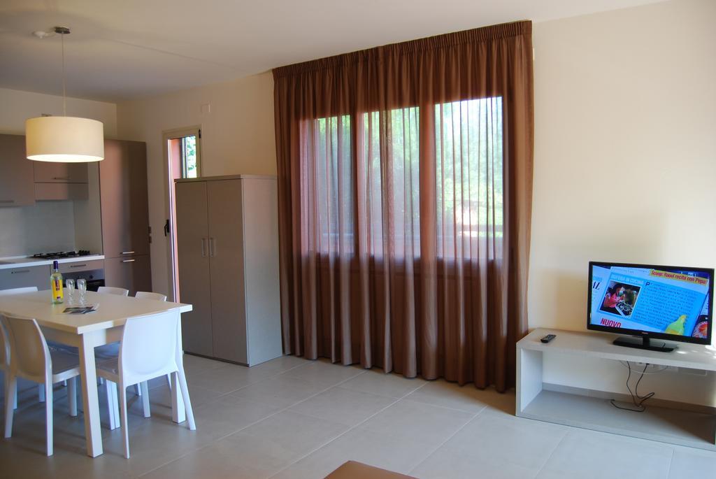 Aparthotel Residenze Al Colle Dei Pini Riccione Exterior foto