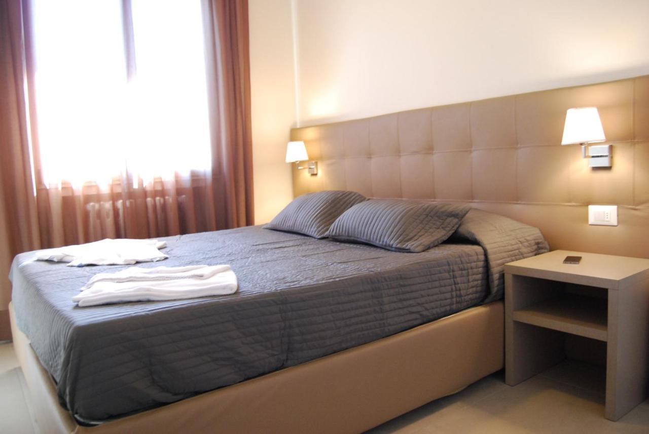 Aparthotel Residenze Al Colle Dei Pini Riccione Exterior foto