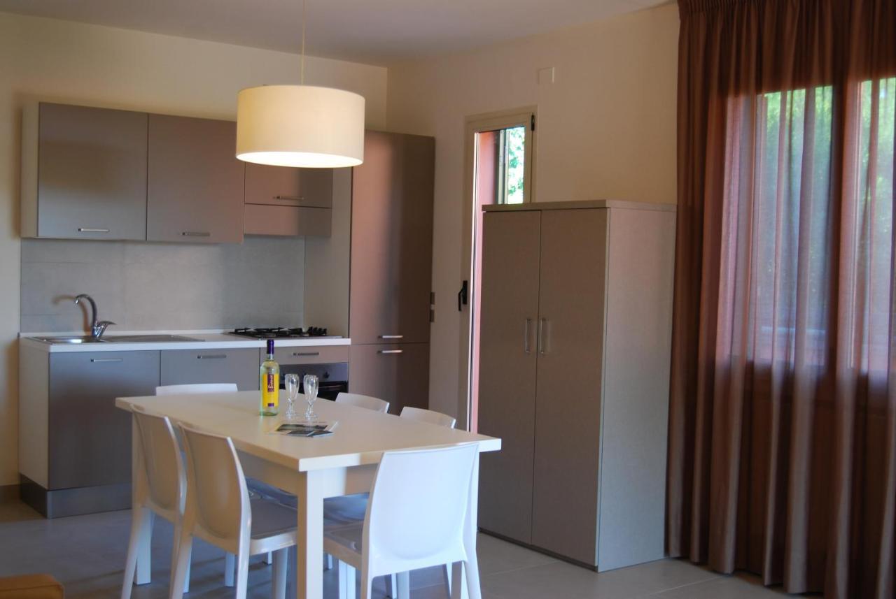 Aparthotel Residenze Al Colle Dei Pini Riccione Exterior foto